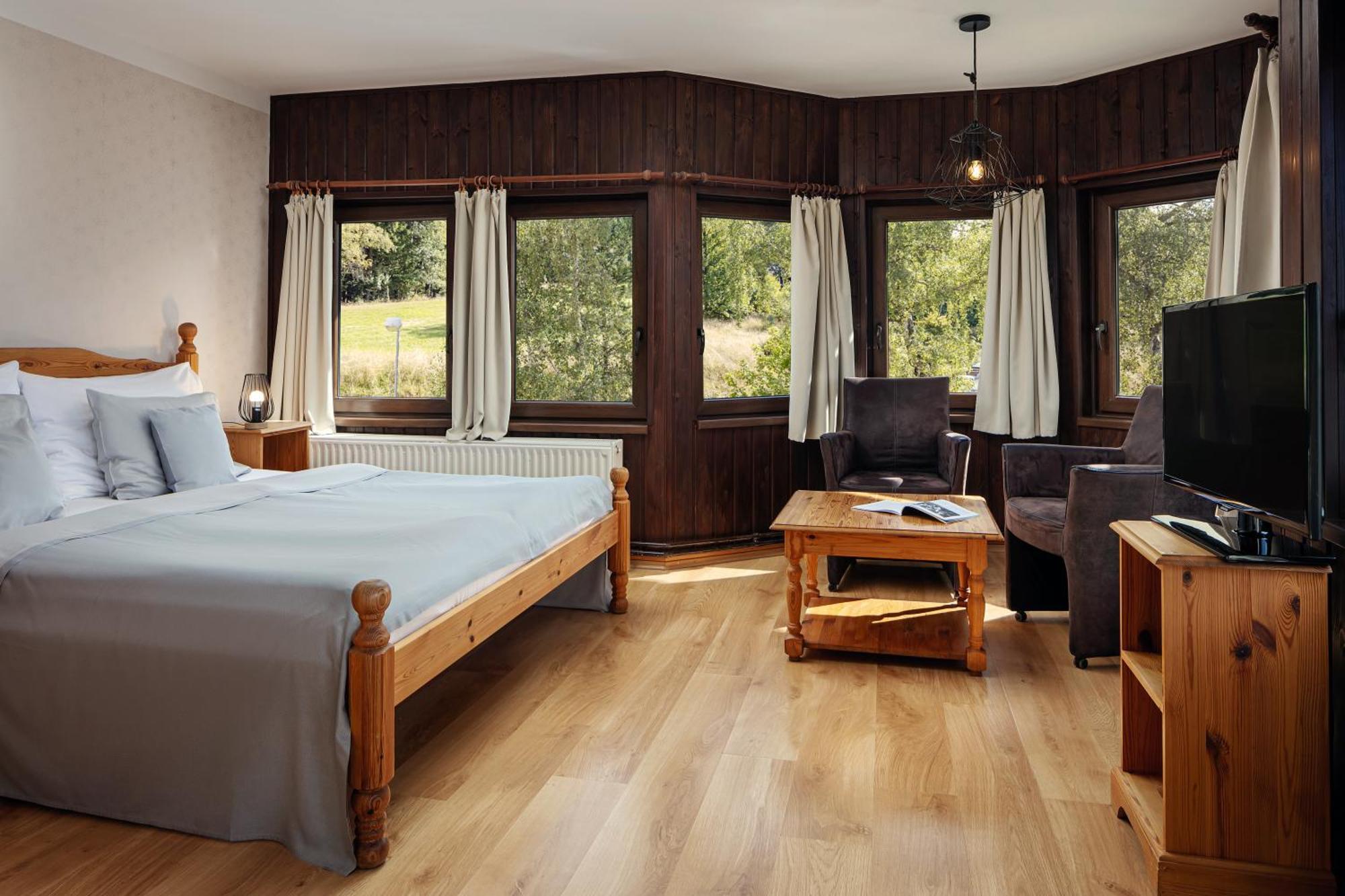 Hotel Zamecek Janovicky Broumov Extérieur photo