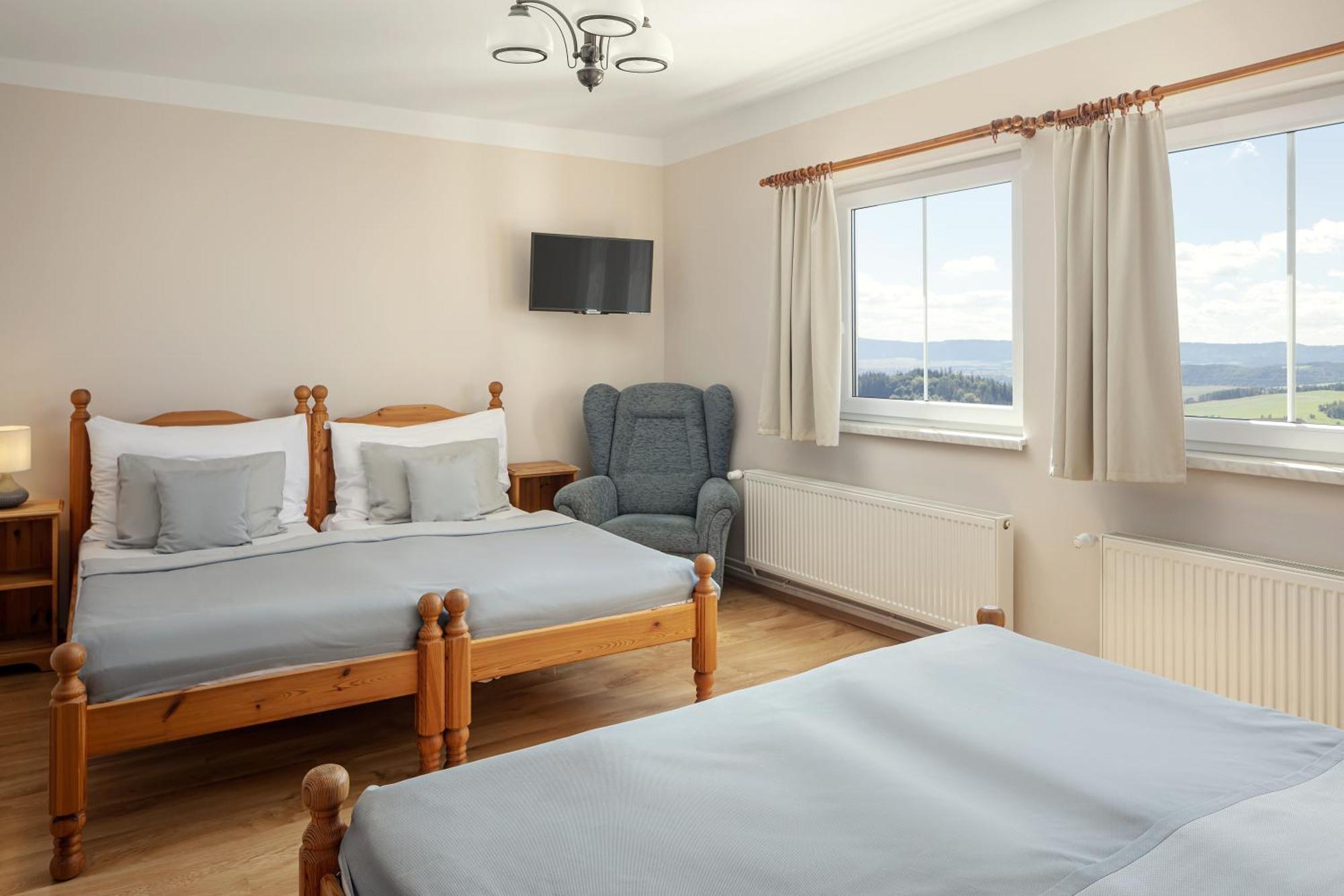 Hotel Zamecek Janovicky Broumov Extérieur photo