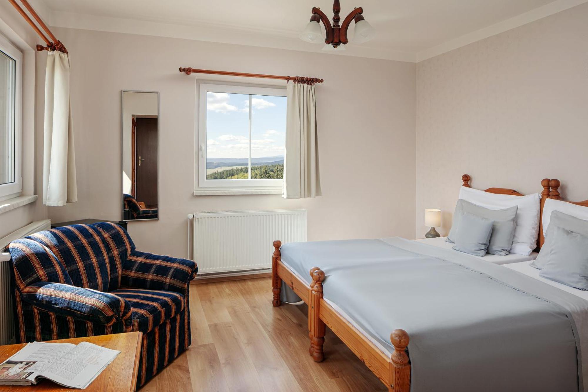 Hotel Zamecek Janovicky Broumov Extérieur photo