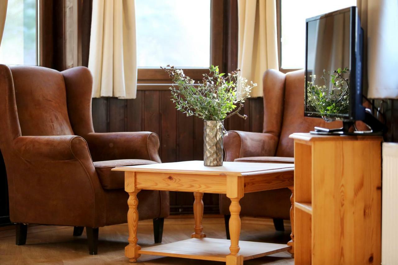 Hotel Zamecek Janovicky Broumov Extérieur photo