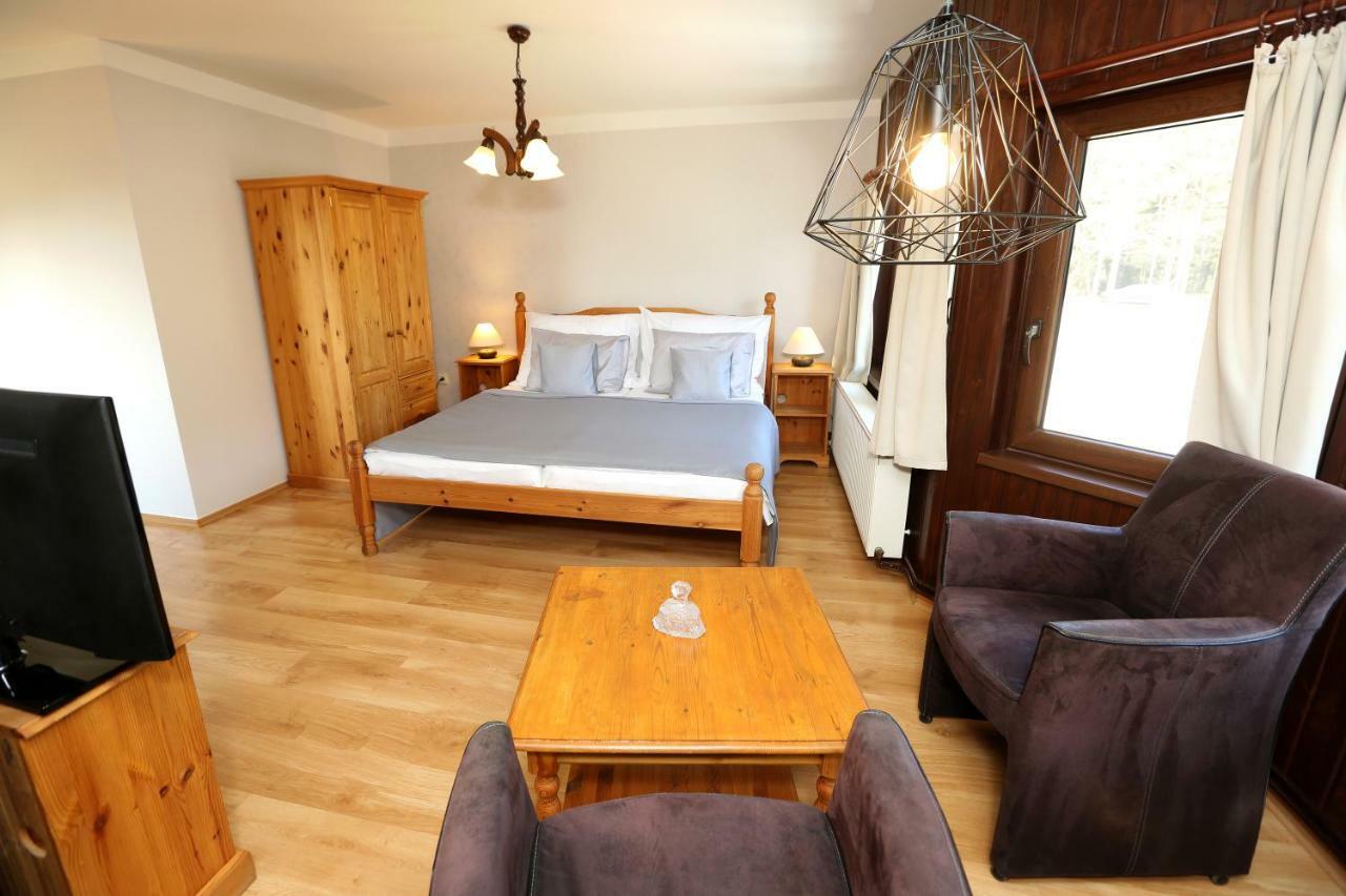 Hotel Zamecek Janovicky Broumov Extérieur photo